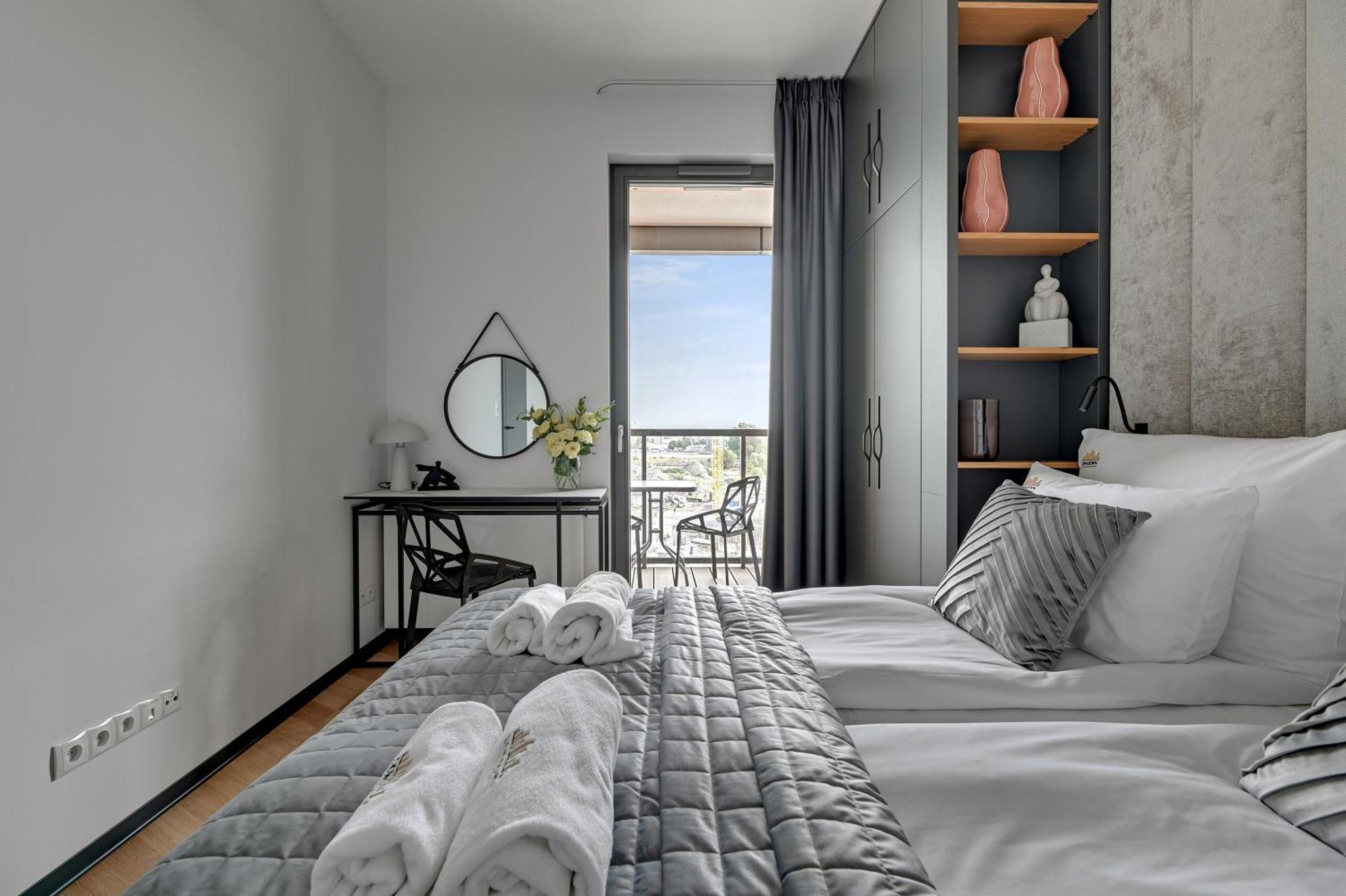 Brabank Riverside - Sauna, Business & Gym By Downtown Apartments Gdansk Room photo